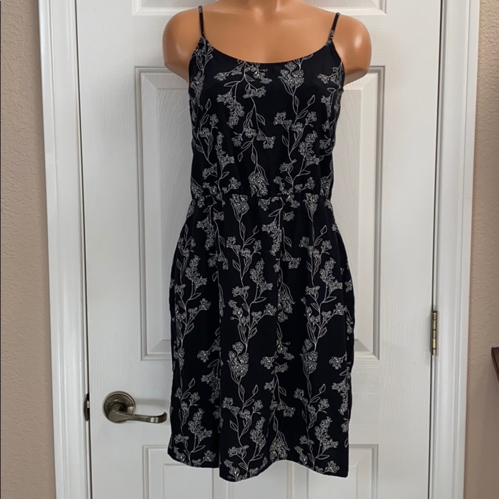 Old Navy black floral summer dress M